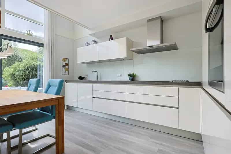 Huis te koop Zaandam: Moderne woning aan vaarwater nabij centrum