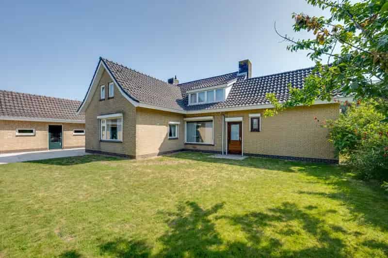 Vrijstaande Bungalow Sprundel 6 slaapkamers Grote Garage