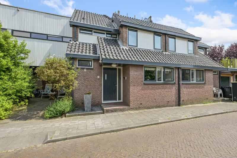 Krommenie Een gezinswoning met serre en dakterras
