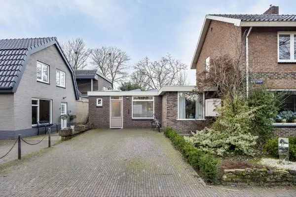 Woning met Bedrijfsruimte te Koop Nunspeet