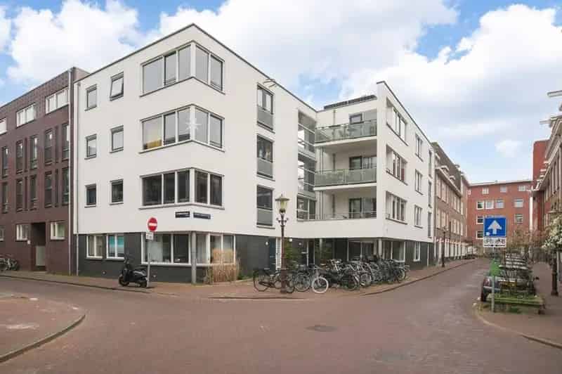 Amsterdam Bellamybuurt Benedenwoning Ruim Terras 63m2 Tuinhuis