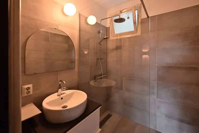 Appartement te koop Bussum: Ruim hoekappartement met 2 balkons