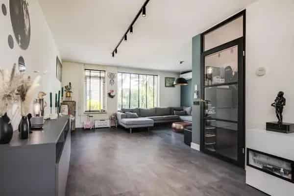 4 Slaapkamers Rustige Woning Sittard Moderne Keuken Grote Tuin