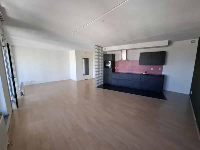 3 Kamer Appartement Dordrecht Wielwijk  Eigen Parkeerplaats