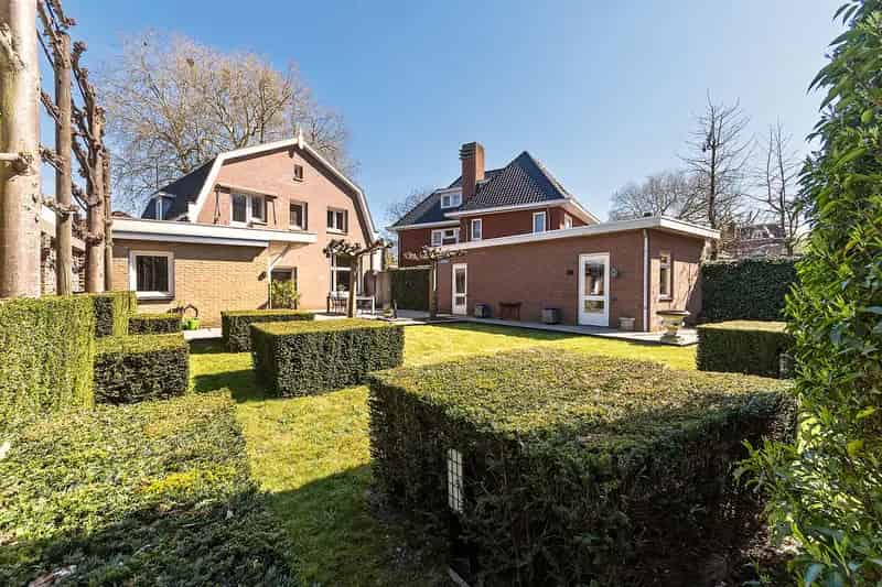 Huis te koop Veghel Stationsstraat: karakteristiek, ruim, 4-6 slaapkamers