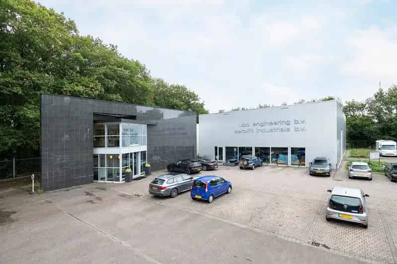 Kantoorruimte Soesterberg 381m2 Modern Meubilair Parkeerplaatsen