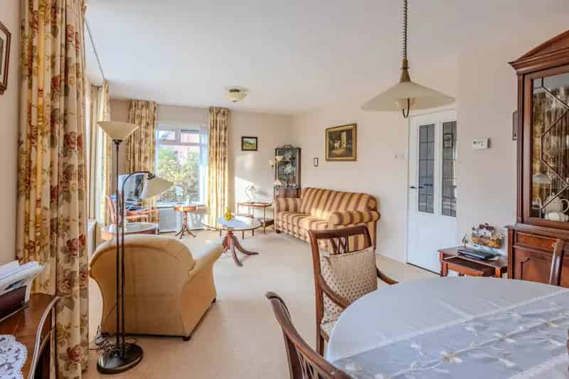 Te Koop: Ruime 4 Slaapkamer Tweekapper met Garage in Rhoon