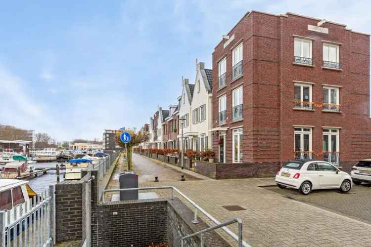 Huis Te Koop in 1, Haringkade, Katwijk, Zuid-Holland