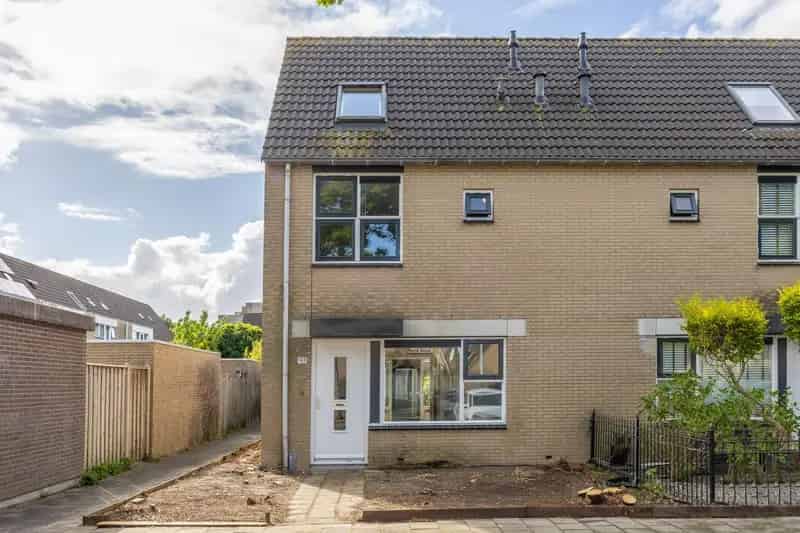 Hoekwoning Toolenburg 3 slaapkamers tuin berging modernisering