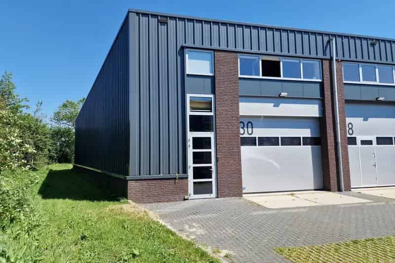Bedrijfshal te koop Zwaag 320m2 Luxe Hoekunit