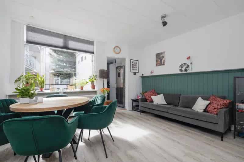 Appartement te koop Schiedam: Knusse 2-kamer woning met tuin