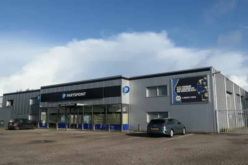 Bedrijfshal te Huur Hoogeveen 1020m2 Showroom Kantoor Magazijn
