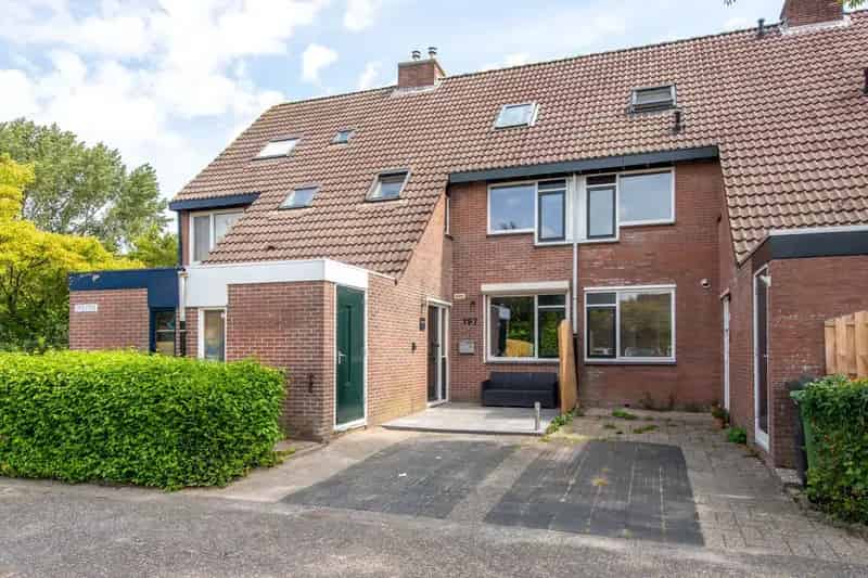 Huis te koop Zwaag 4 slaapkamers tuin aan het water Museumstoomtram