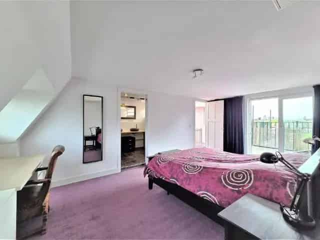 Ruime Bovenwoning Bos en Lommer  Dakterras 100m2