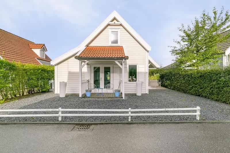 Luxe Recreatiewoning Grevelingenmeer Panoramisch Uitzicht Jacuzzi Sauna