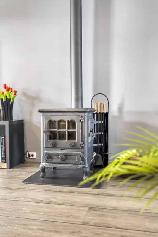 Ruime Tussenwoning met Aanbouw Driewegen