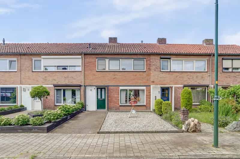Tussenwoning Margrietlaan 8 - 3 slaapkamers - Diepe tuin