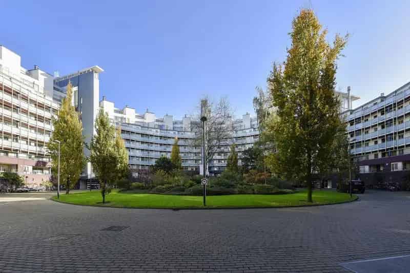 Ruime Woning met Balkon en Open Keuken