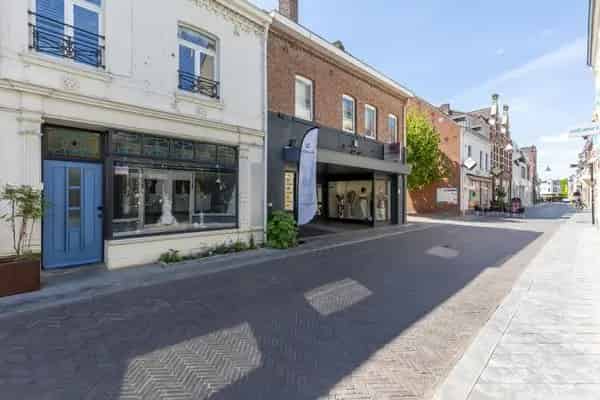 Stijlvolle gerenoveerde bovenwoning Centrum