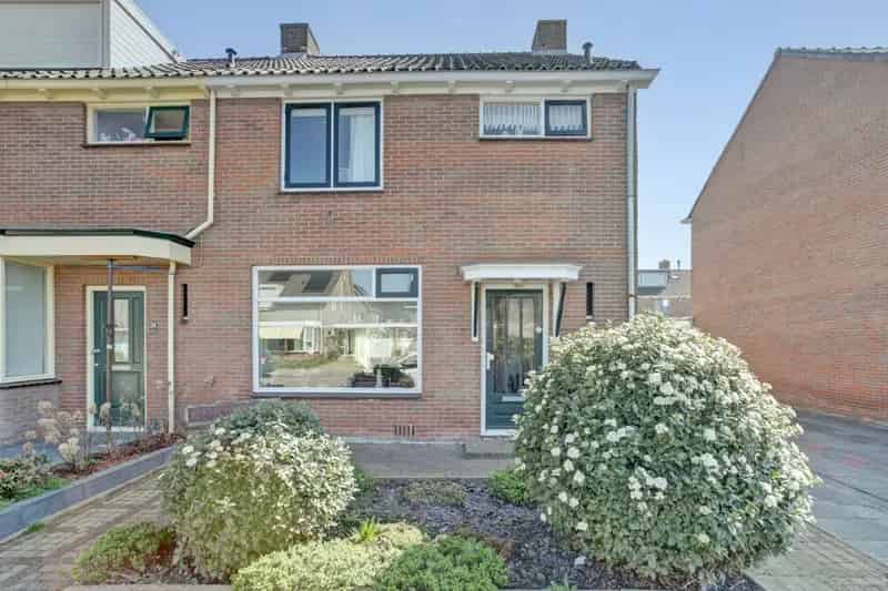 Hoekwoning 4 slaapkamers nabij voorzieningen