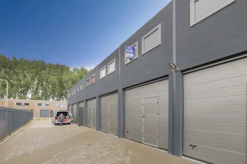 Bedrijfsruimte te Huur Alphen aan den Rijn 63m2