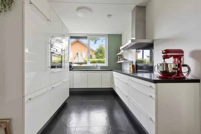 Huis te koop Huissen: Ruime hoekwoning 4 slaapkamers Loovelden