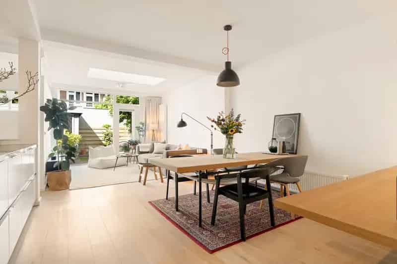 Gerenoveerde benedenwoning Amsterdam West 88m2 tuin tuinhuis