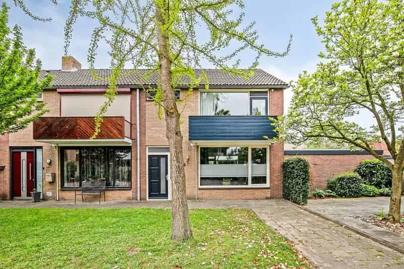 Hoekwoning Terheijden Garage 3 Slaapkamers Serre