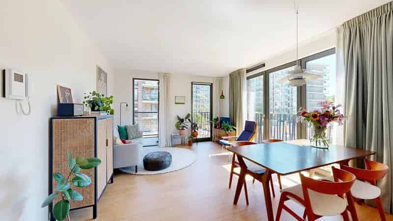 Amsterdam Noord Licht Hoekappartement 2 slaapkamers Parkeerplaats Balkon