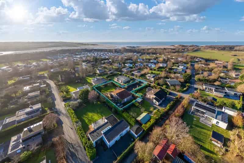 Semibungalow nabij strand Het Zwin 3 slaapkamers grote tuin