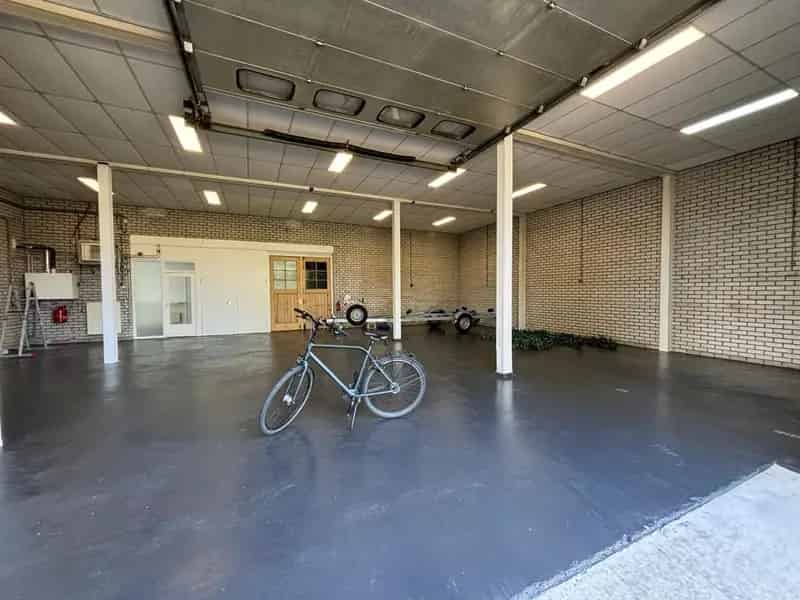 Bedrijfshal te Huur Apeldoorn 310m2 Kantoor Krachtstroom
