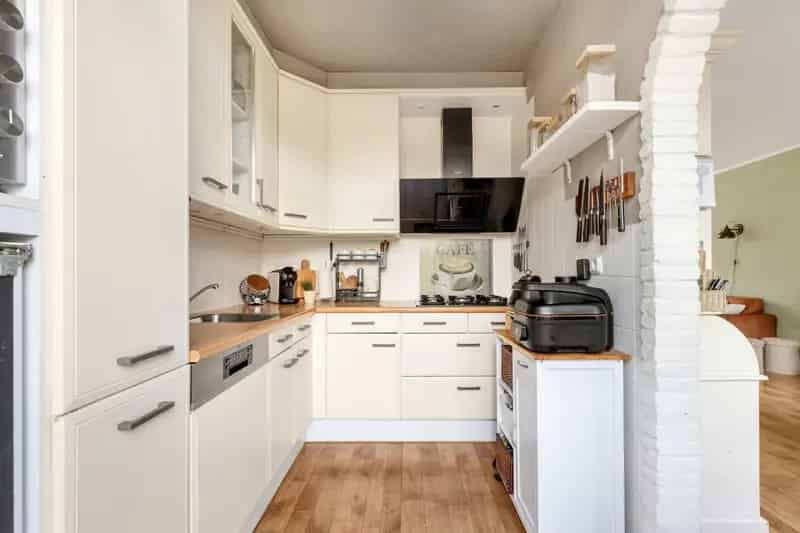 Huis te koop Nijkerk 4 slaapkamers diepe tuin kunststof kozijnen