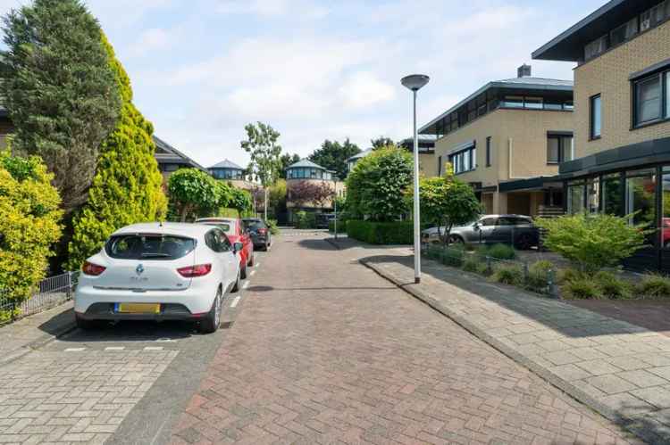 Villa Te Koop in Bergschenhoek, Zuid-Holland