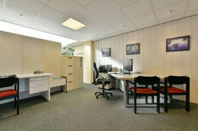 Kantoor te Koop Amstelveen Hueseplein 130m2 plus Bovenwoning 103m2