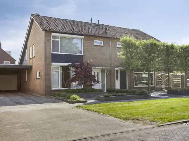 Ruime woning te koop in Liempde met garage, carport en 3 slaapkamers