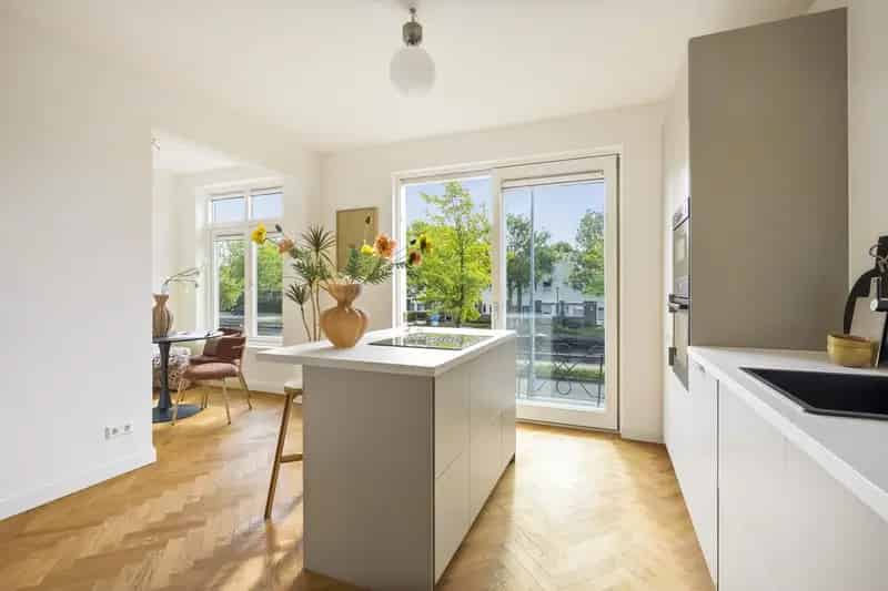 Gerenoveerd Appartement Leidsevaart 2 Slaapkamers Balkon Terras