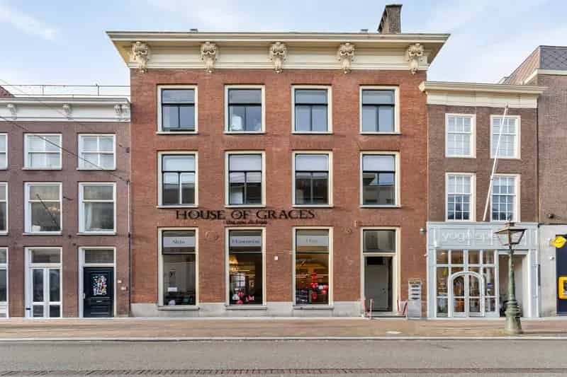 Winkelruimte Leiden Breestraat 270m²  Souterrain 95m²