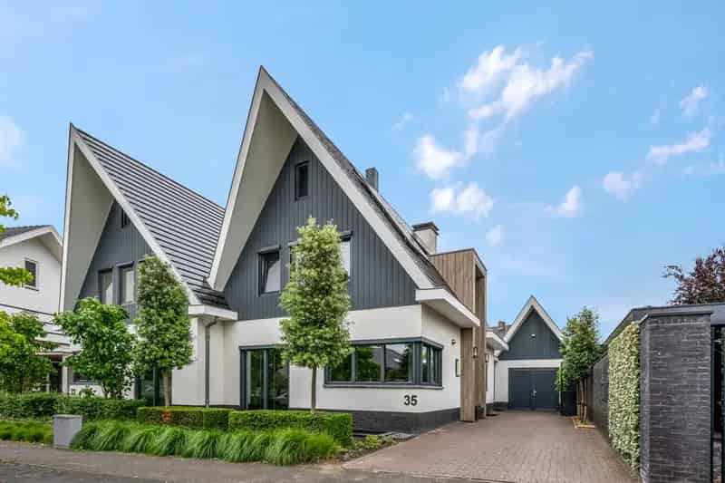 Ruime gezinswoning te koop in De Burgt Barneveld