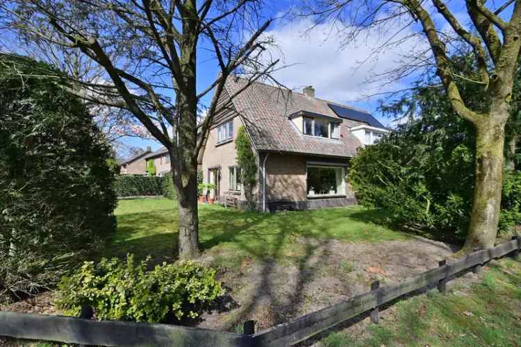 Huis te koop Blaricum: Ruime gezinswoning met karakter en zonnige tuin