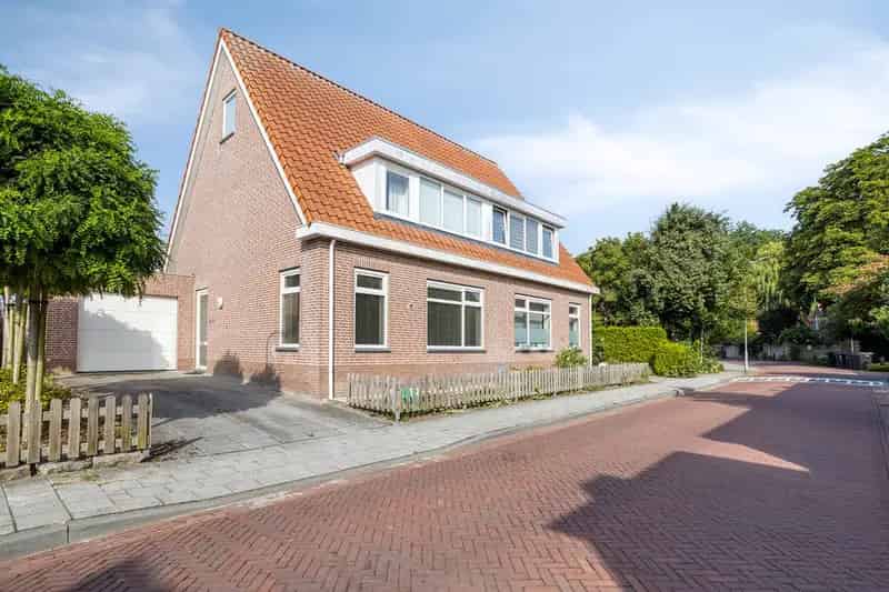 Huis Te Koop , 10, Landstraat, Aardenburg, Zeeland