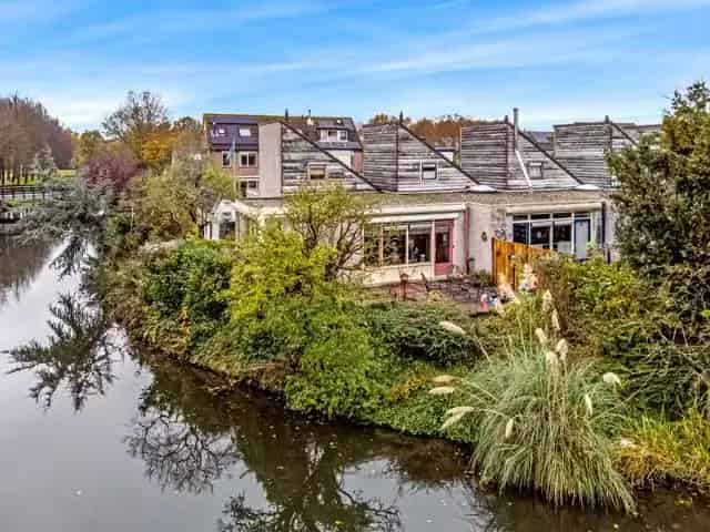 Semi-bungalow Hoorn -  Levensloopbestendig aan het water