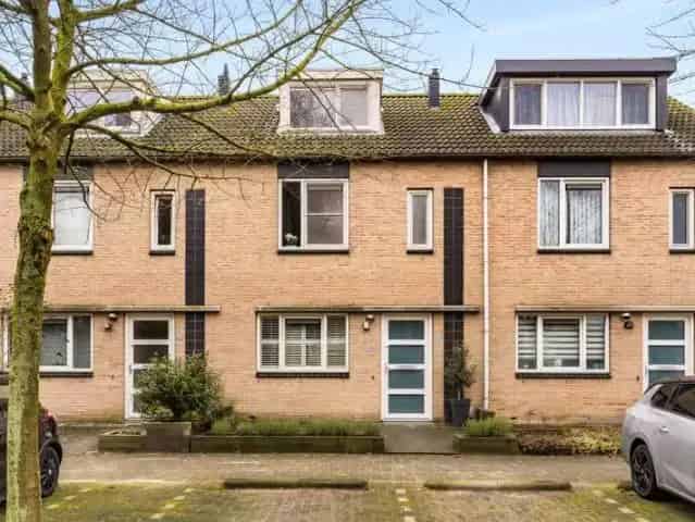 5 Slaapkamers Ruime Tussenwoning Westwijk