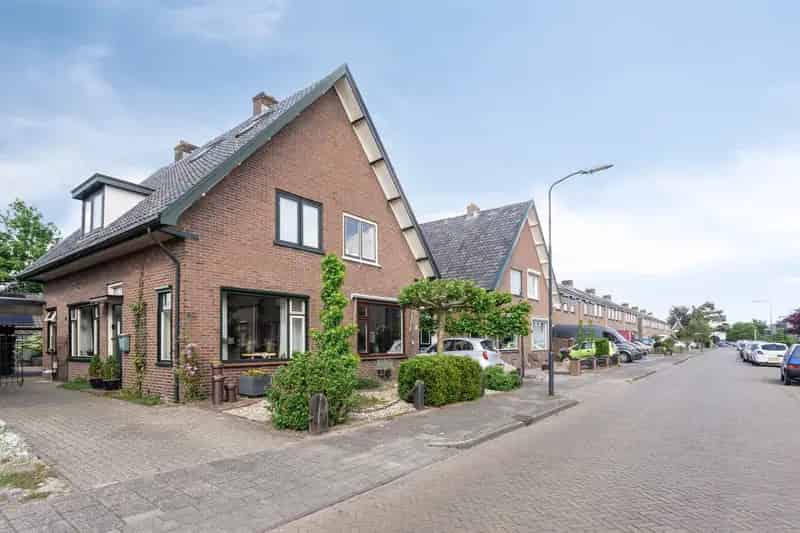 Tweekapper Apeldoorn Zuid: Ruime Tuin Bijgebouw