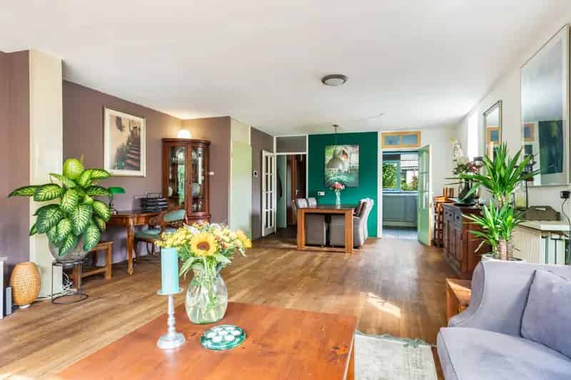 Ruime Hoekwoning te Huizen Nabij Haven 3 Slaapkamers 116m2