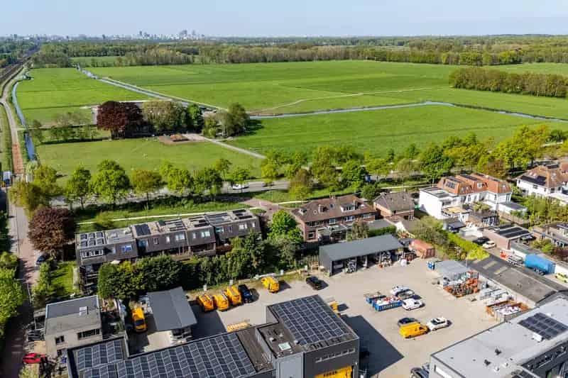 Grote Drive-inwoning Voorschoten: 2 Badkamers, 3 Slaapkamers, Weids Uitzicht