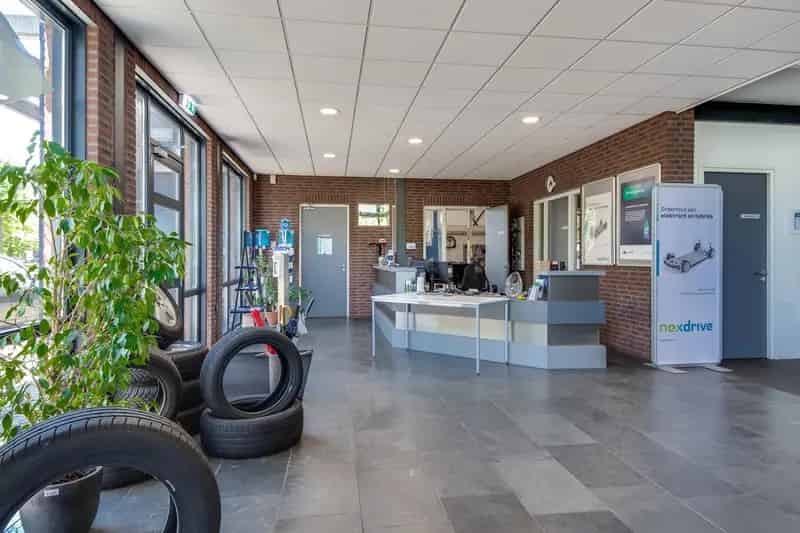 Bedrijfsruimte Schijndel 595m2 Showroom 380m2 Werkplaats A50