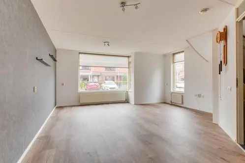 5 Kamer 2 Onder 1 Kapwoning Tuitjenhorn Te Huur