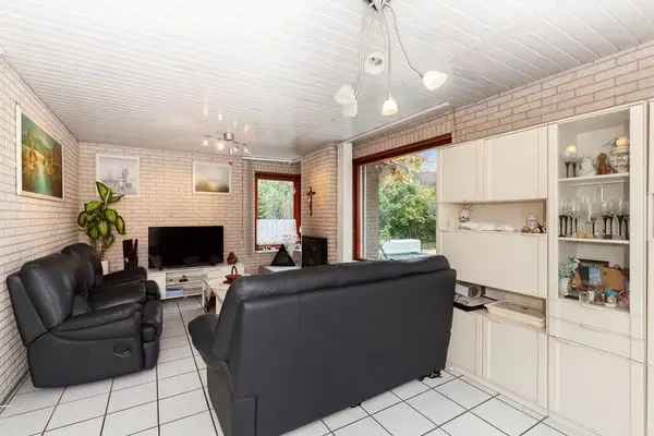 Vrijstaande woning Hellevoetsluis  140m²  990m² tuin Zwembad