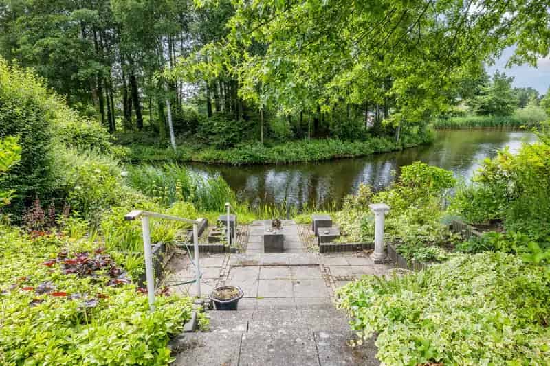 Vrijstaande woning Vlagtwedde: permanente bewoning aan het water