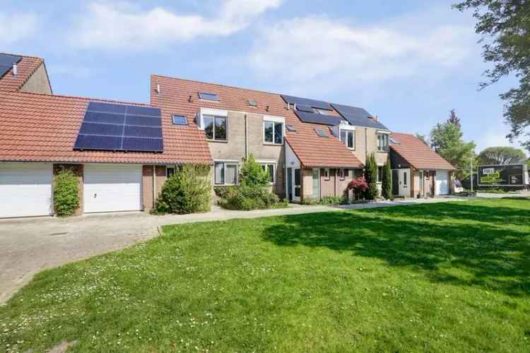 Huis Te Koop , 37, 't Hoogt, Strijen, Zuid-Holland
